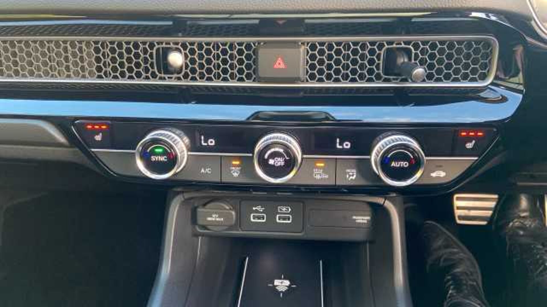 Honda Civic 2.0 eHEV Advance 5dr CVT Hybrid Hatchback 