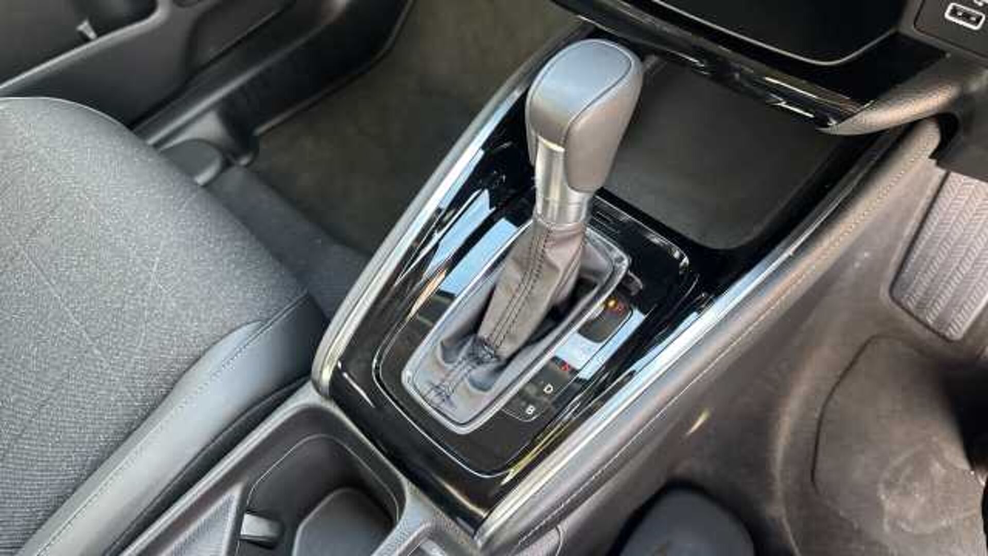 Honda HR-V 1.5 eHEV Advance 5dr CVT Hybrid Hatchback 