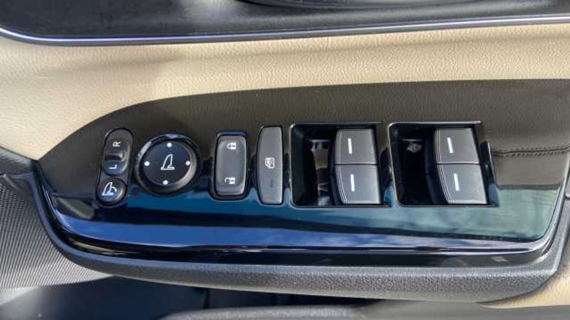 Honda CR-V 2.0 i-MMD Hybrid SR 5dr eCVT Hybrid Estate 