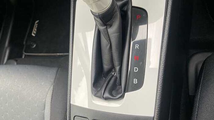 Honda Jazz 1.5 i-MMD Hybrid SE 5dr eCVT Hybrid Hatchback 